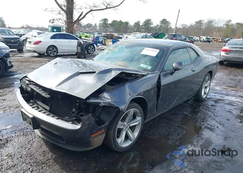 2016 Dodge Challenger Sxt z USA, uszkodzony, nr VIN 2C3CDZAGXGH330272